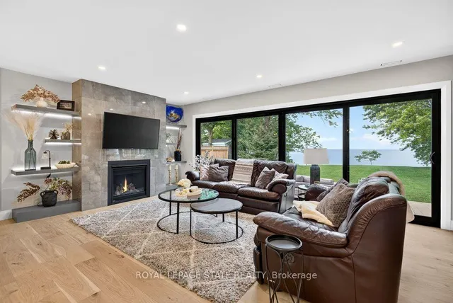 90 Lakeside Dr, Grimsby 3