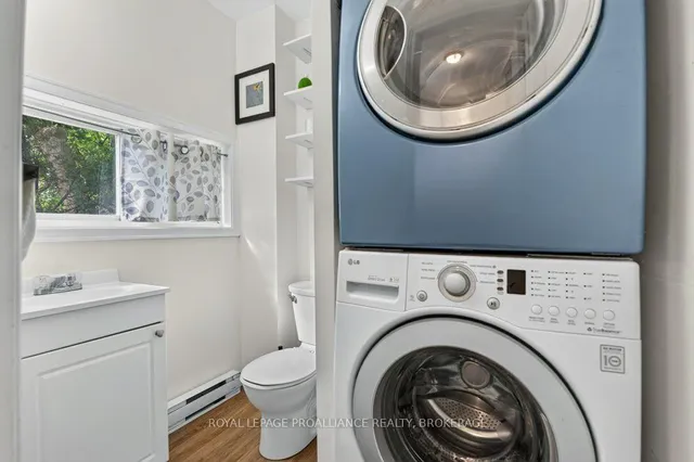 268 Rideau St, Kingston 4