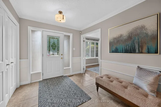 1039 Country Club Crt, London South 3