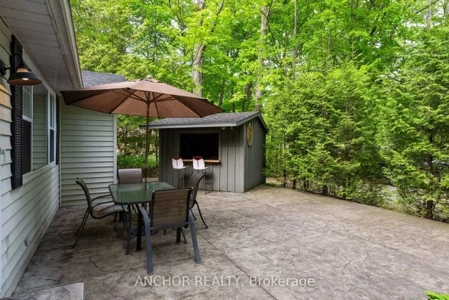 223 Ontario St, Lambton Shores 3