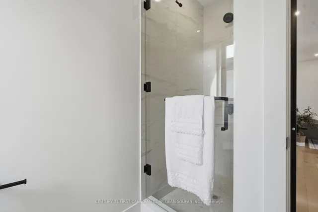 3459 Isleworth Rd, London South 5