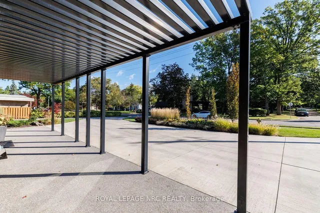 100 Marsdale Dr, St. Catharines 2