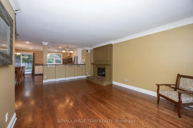 2128 Benjamin Ave, Ottawa 3