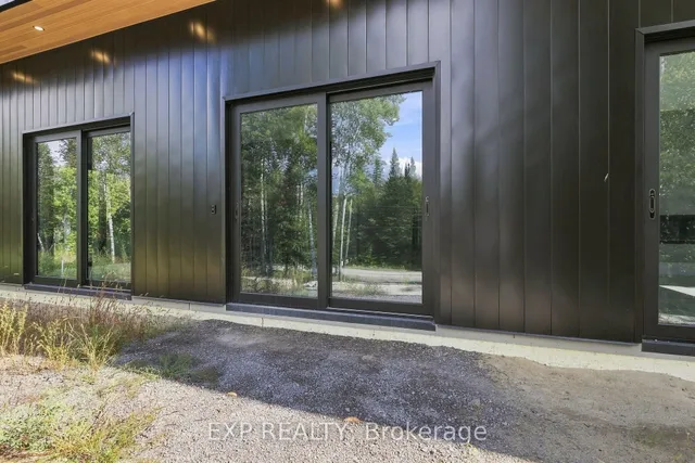 1840 Eady Rd, Renfrew 2