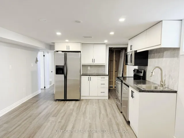 205 Bonaventure Dr, Hamilton 4