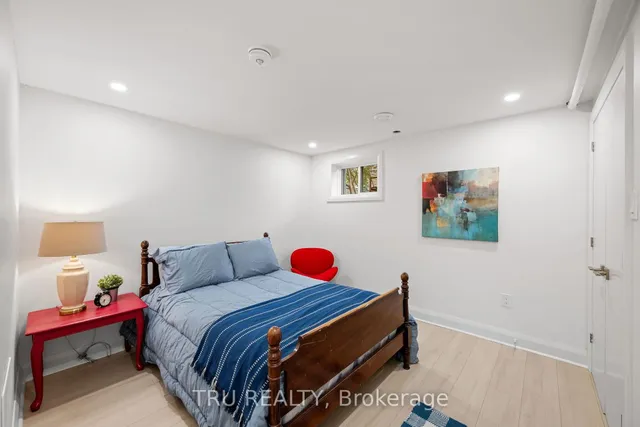 2110 HONEYWELL Ave, Ottawa 3