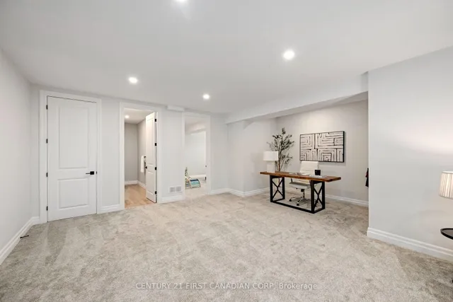 126 Aspen Circ, Thames Centre 4