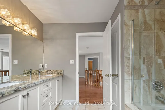 17 Applewood Crt, Quinte West 2