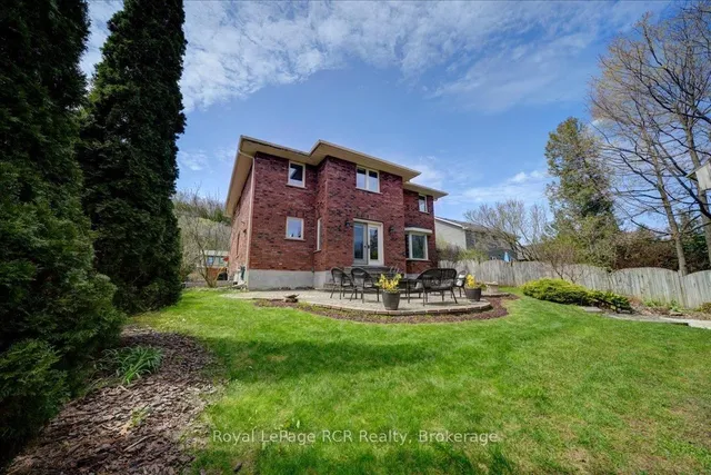 303 6th Ave, Owen Sound 4