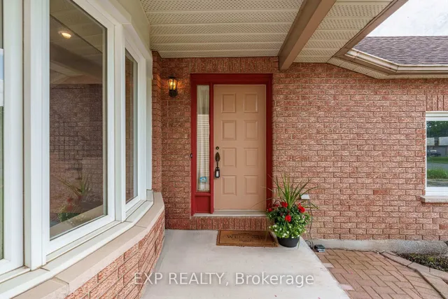 1552 Blohm Dr, Ottawa 3