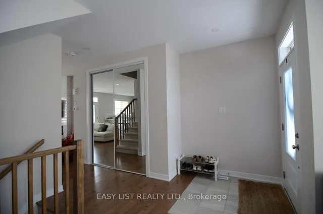 776 Eminence St, Ottawa 3