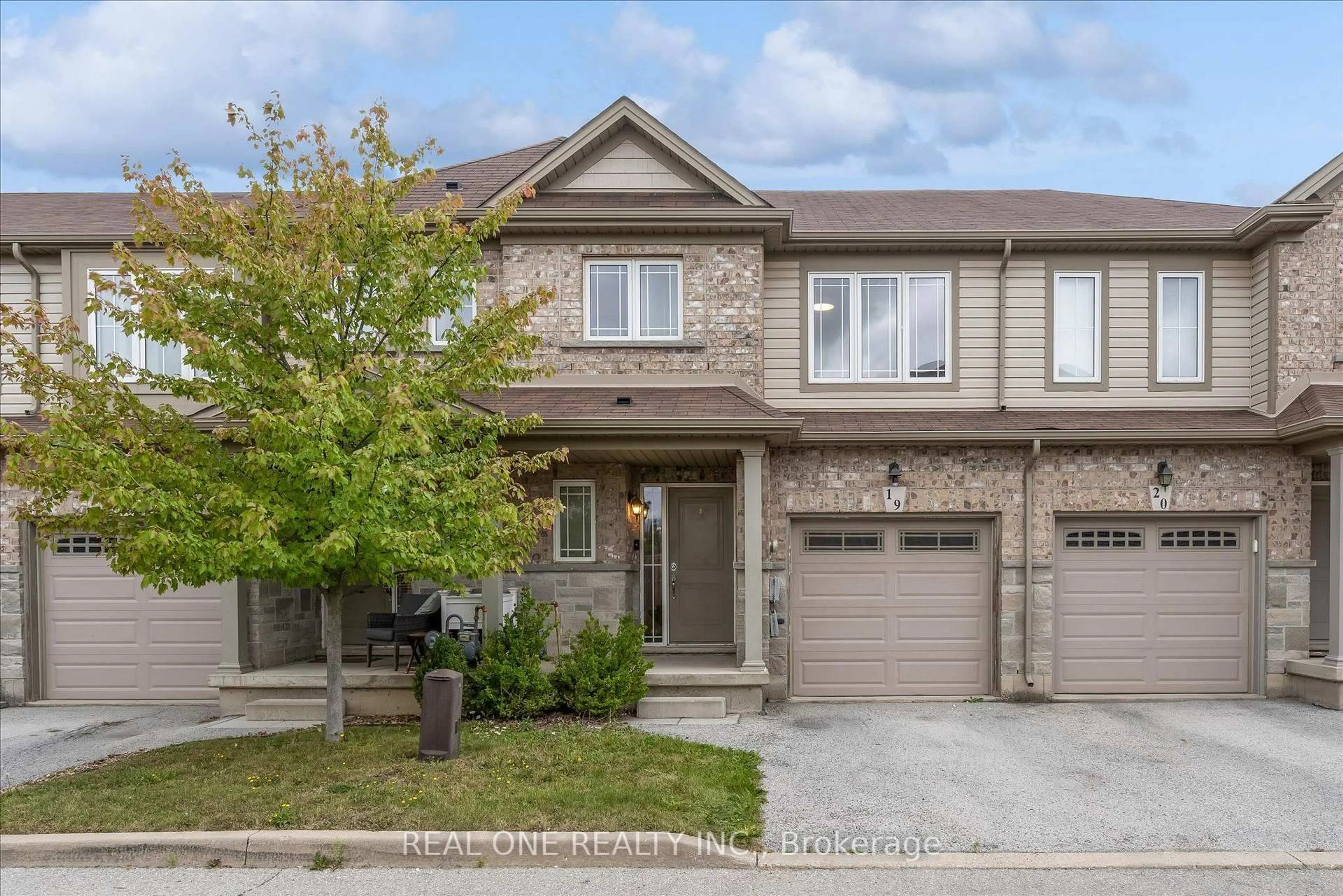 trreb/IMG-X13884048_1fea92b7-2811-4947-95a4-c2a3eba60c63-l.jpg