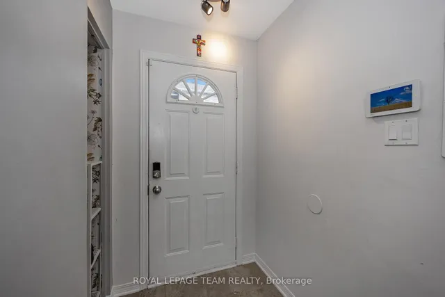 583 Tweedsmuir Ave #9, Ottawa 4