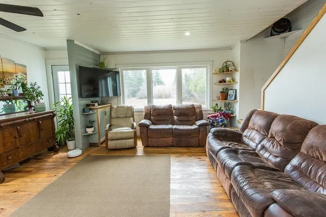 46 Collver Rd, Huron Shores 3