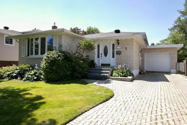 110 Country Club Pl, Sault Ste Marie