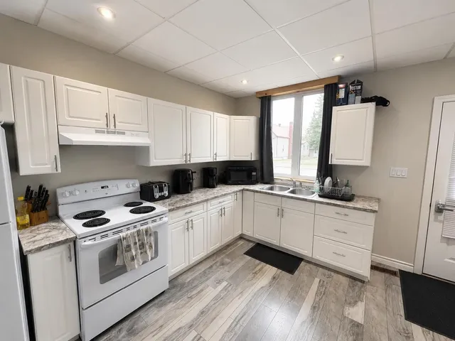 28 Aberdeen St, Chapleau 4