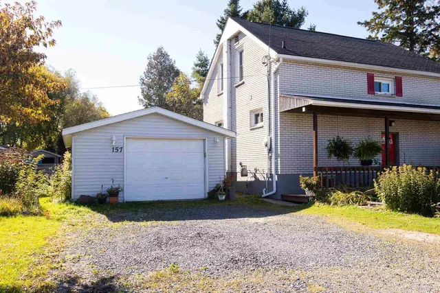 157 East Balfour St, Sault Ste Marie 4