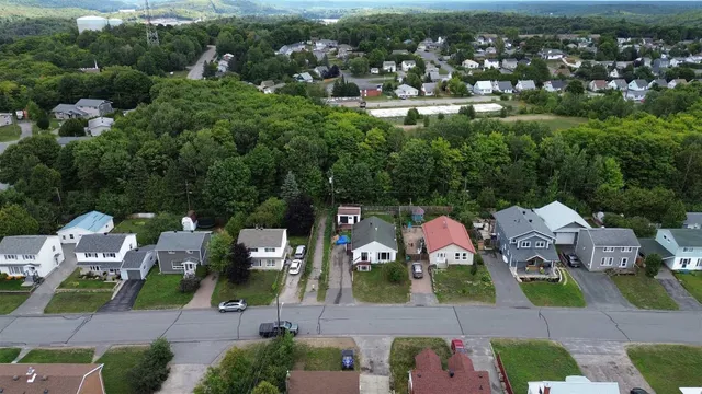 31 Hirshhorn Ave, Elliot Lake 2
