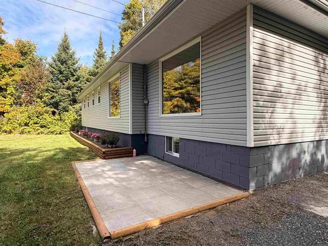 144 Landslide Rd, Sault Ste Marie 4