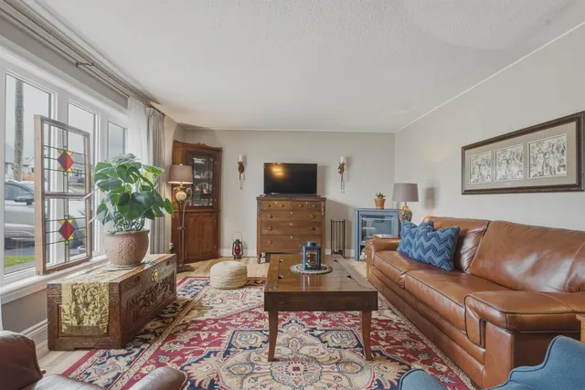 205 Hillside Dr, Elliot Lake 5