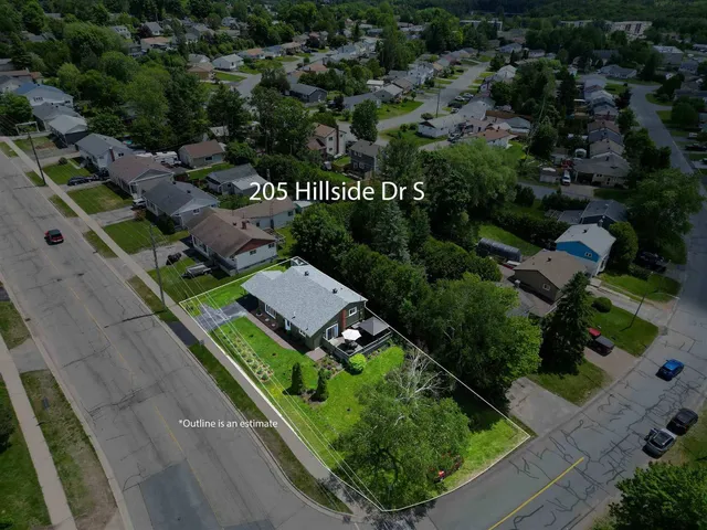 205 Hillside Dr, Elliot Lake 3
