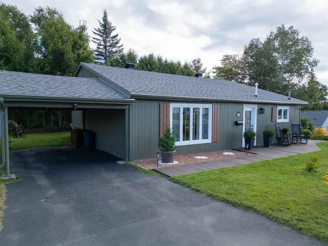 205 Hillside Dr, Elliot Lake 2
