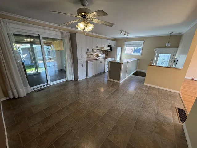 17 Brown Rd, Elliot Lake 2
