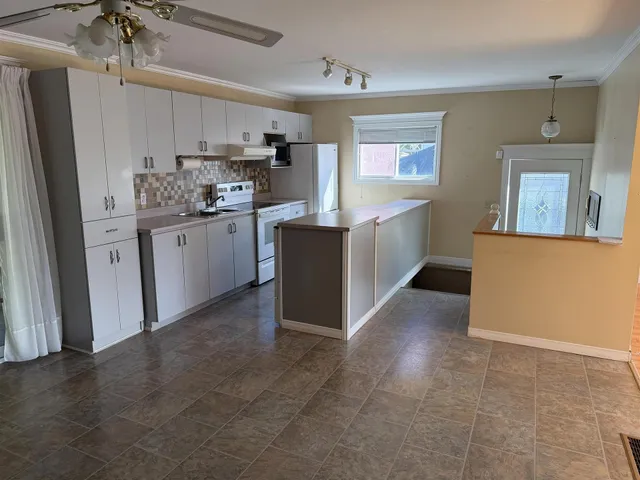 17 Brown Rd, Elliot Lake 3