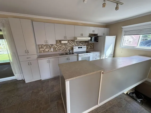 17 Brown Rd, Elliot Lake 4