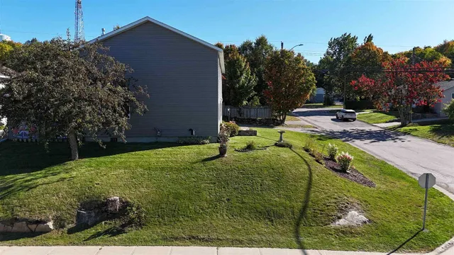 1 Joubin Rd, Elliot Lake 2