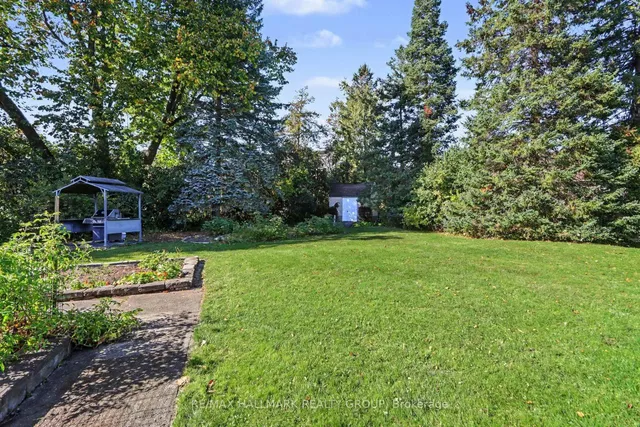 26 Whippoorwill Dr, Ottawa 4