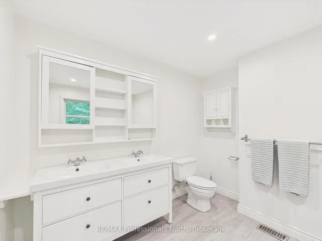 1130 Cedar Lane, Bracebridge 4