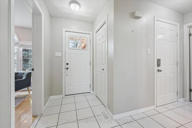 27 Oakridge Cres, Guelph 4
