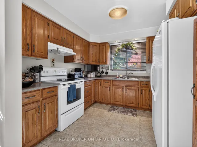 133 Leaside Dr, Welland 5