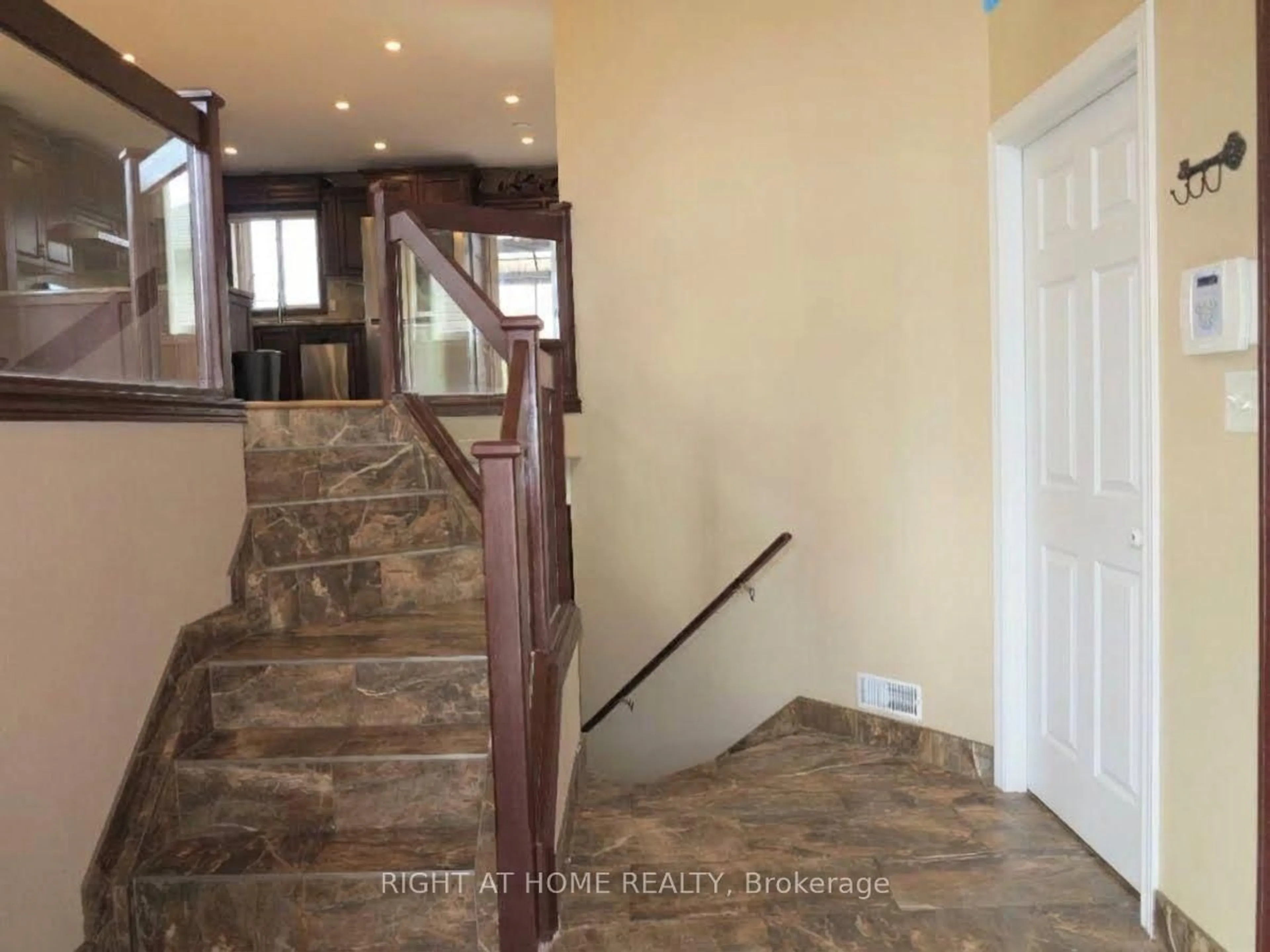 trreb/IMG-X14030268_a0157242-edc9-4b8a-832e-244d53bd9e93-l.jpg