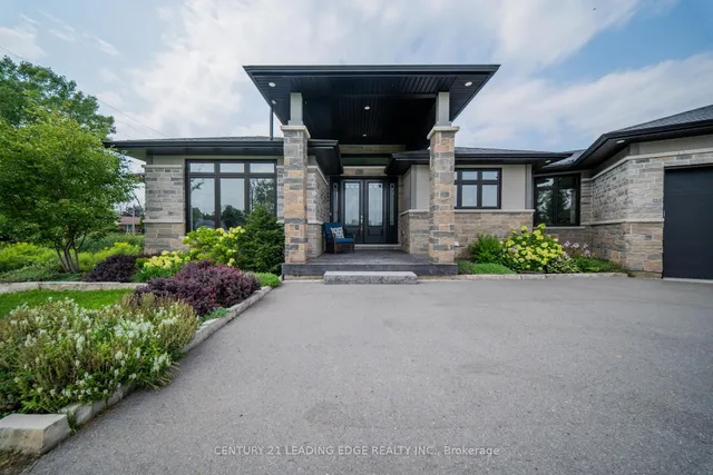 9 Leaside St, Prince Edward County 2