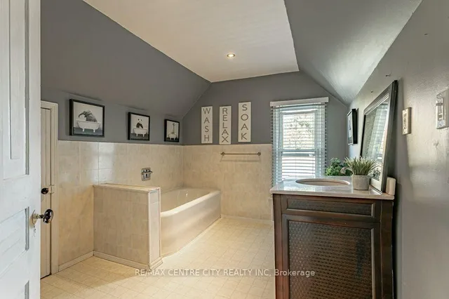 61 Alma St, St. Thomas 5