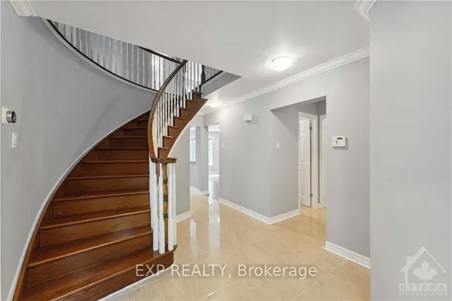 152 TWYFORD St, Ottawa 5