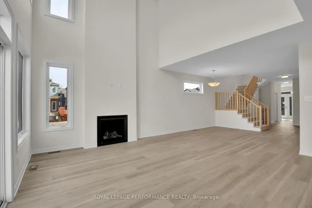 550 Paakanaak Ave, Ottawa 3