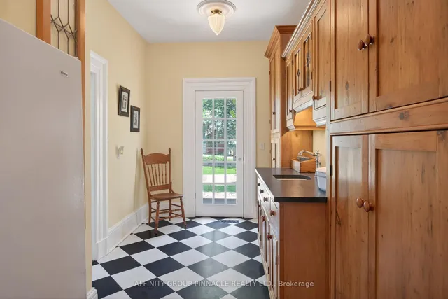 145 King St, Kawartha Lakes 4