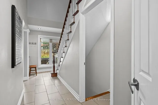 550 Foxview Pl, Ottawa 4