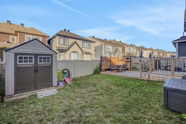 256 Ponderosa St, Ottawa 2