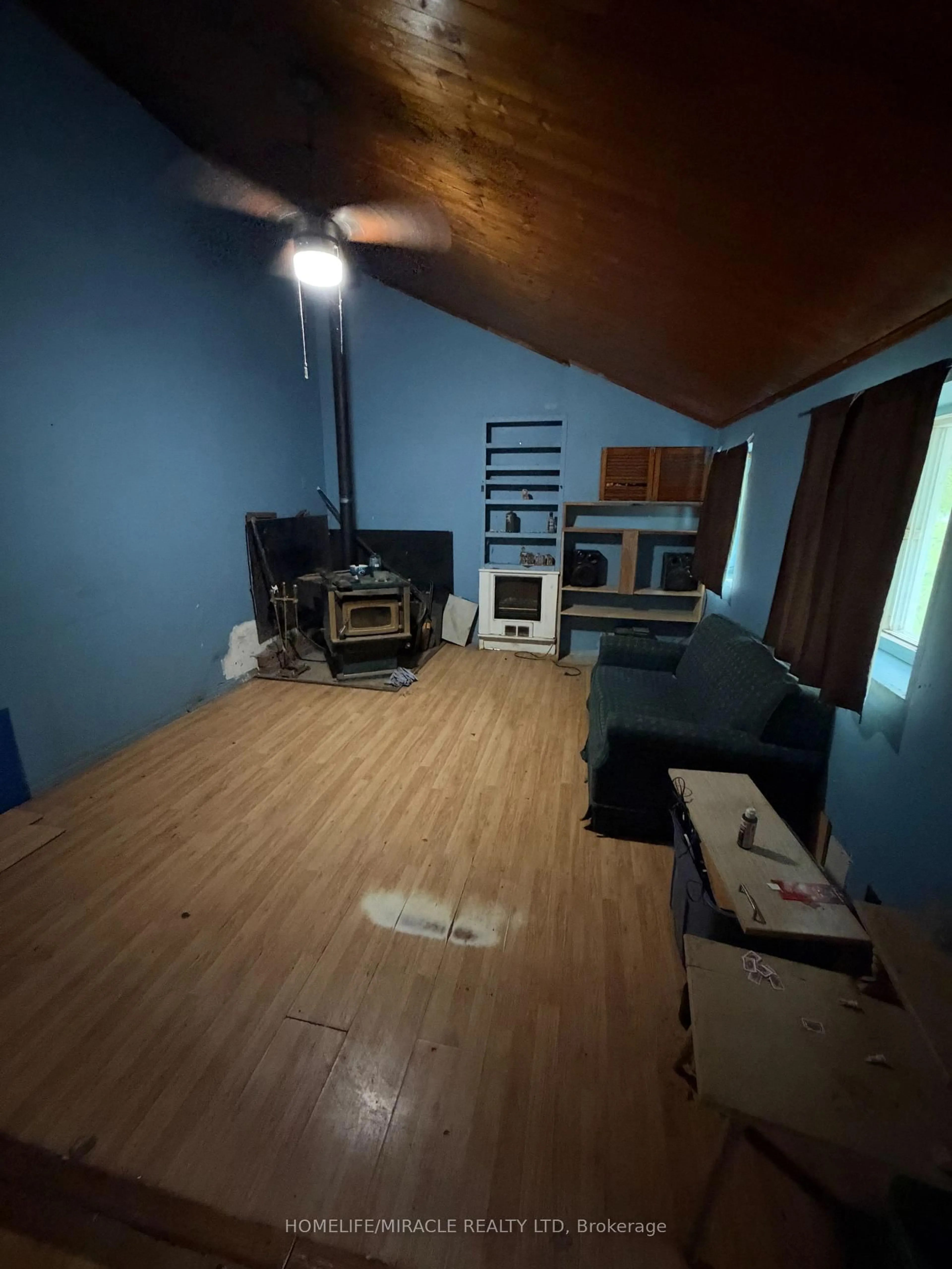 trreb/IMG-X14081324_cede04097f0697fd8caedfdcda66b10368428a2238e8bf55be9bb53a2d1da69c.jpg