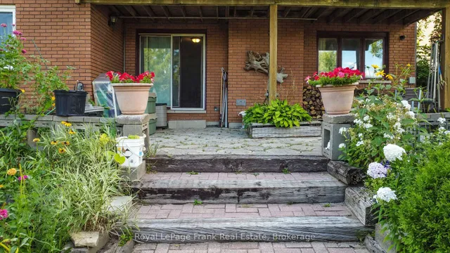 1561 Cherryhill Rd, Peterborough 4