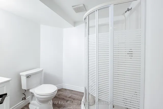 29 Woodside Sq, Pelham 3