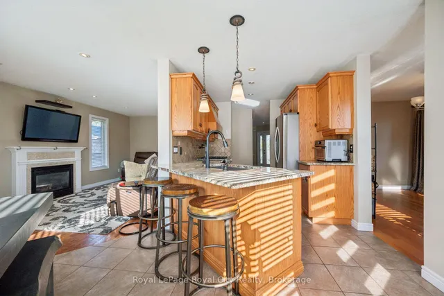 641 Grange Rd, Guelph 4
