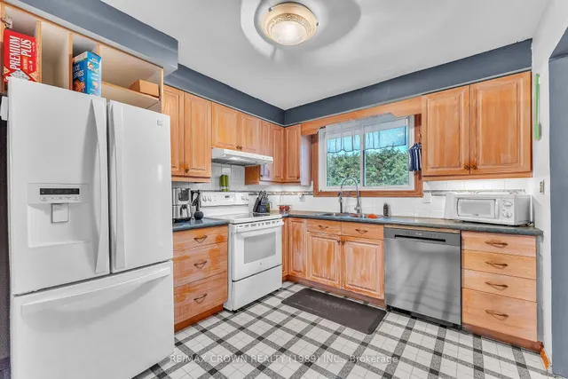 19 Knox Crt, North Bay 4