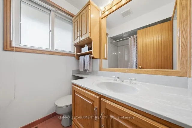 24 West 32nd St, Hamilton 5
