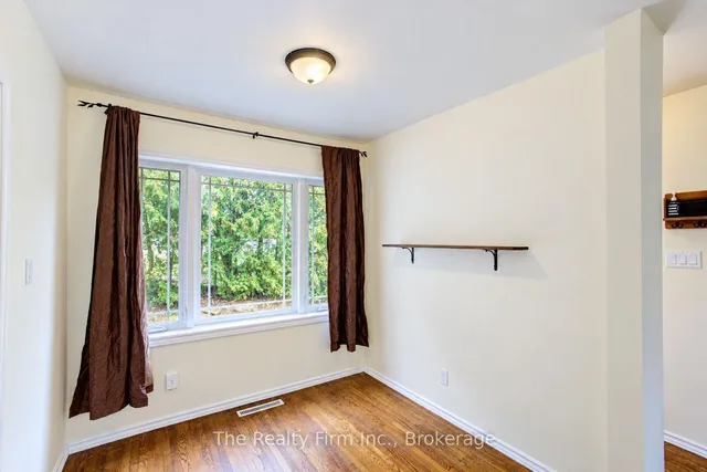 15 Dumbarton St, Guelph 3