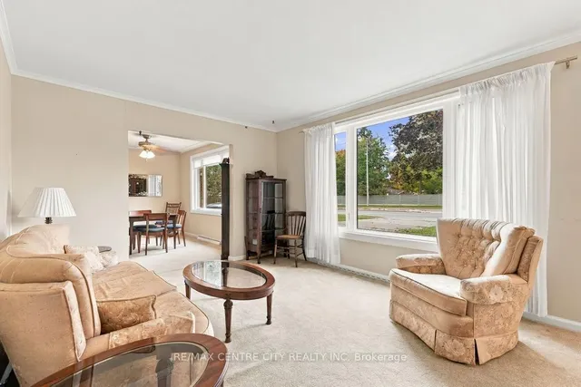 984 Fanshawe Park Rd, London North 4